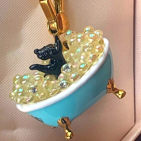 Juicy Couture Jewelry - Juicy🐕🦴Do you have an Appointment Taking a Bath 🚿🛁 here Boss NWT